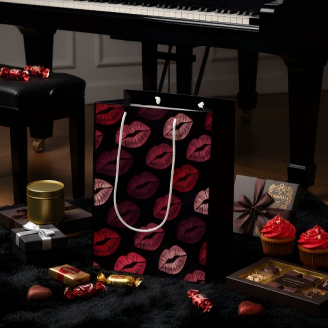 Romantic Lip Print Gift Bag (Creator Uploaded)