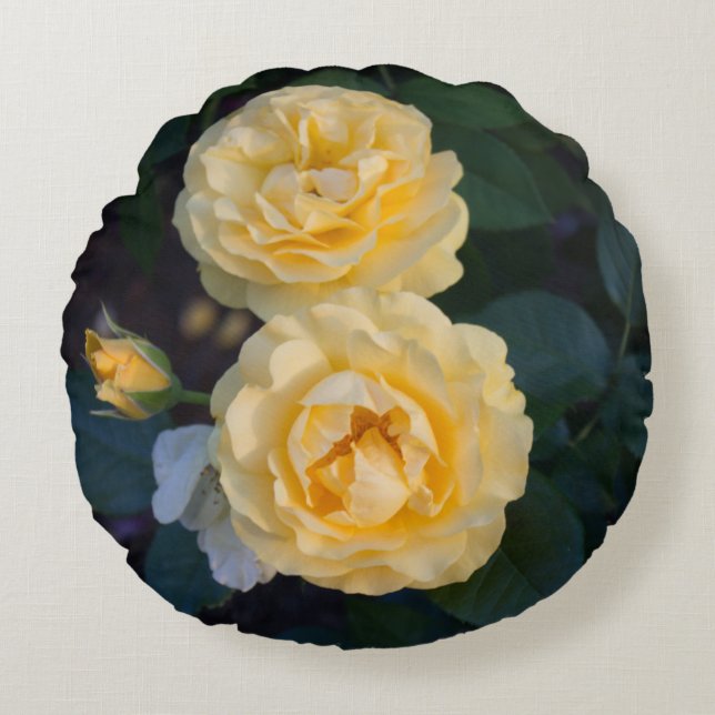 Roses Bouquet Round Cushion (Front)