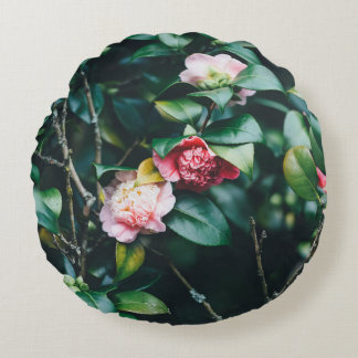 ROSES IN THE GARDEN ROUND CUSHION