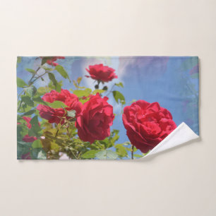 Rote Gartenrosen Hand Towel
