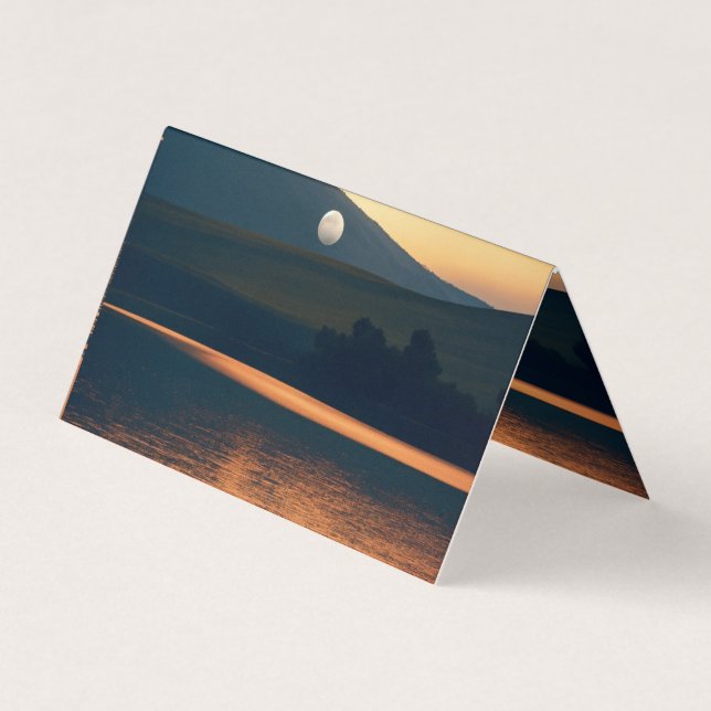 Round logo business card (Front)