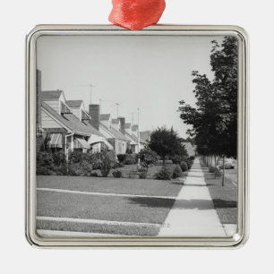 Row of Houses Metal Tree Decoration