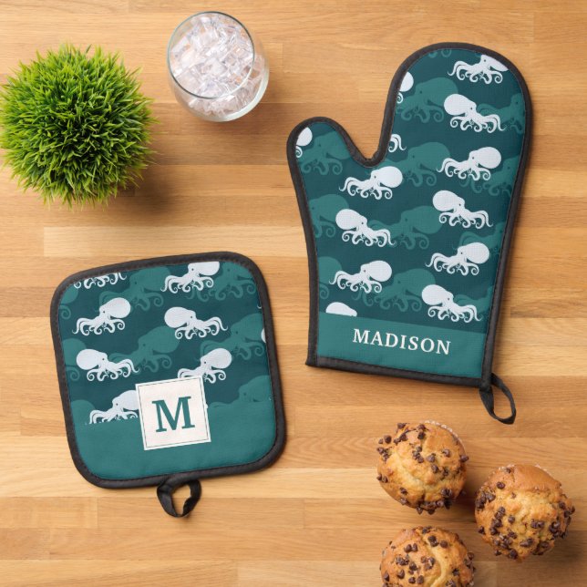 Rows Of Octopus Pattern Oven Mitt & Pot Holder Set (Top Down)