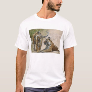 Royal Bengal Tiger and young ones, Ranthambhor T-Shirt
