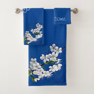 Royal Blue Background with beautiful White Flowers Bath Towel Set