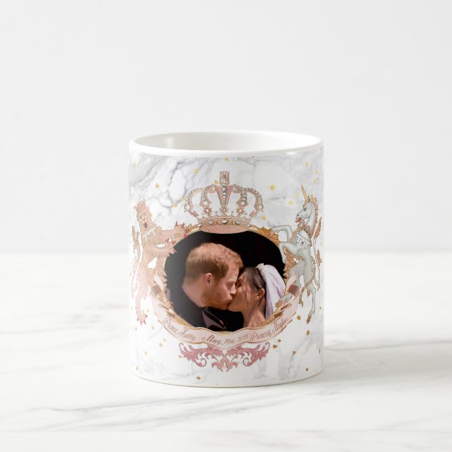 ROYAL WEDDING KISS, HARRY+MEGHAN COFFEE MUG (Center)