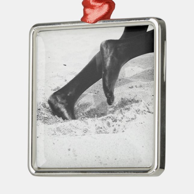running out of sand metal tree decoration (Left)