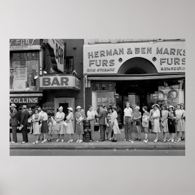 Rush Hour Bus Queue - Detroit 1942 Poster (Front)