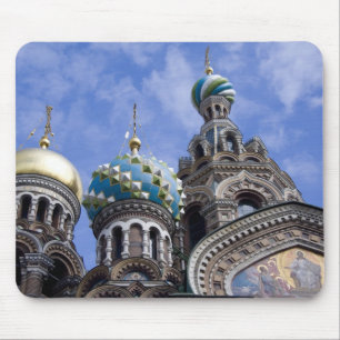 Russia, St. Petersburg, Nevsky Prospekt, The 2 Mouse Mat