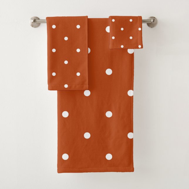 Rust and white dots bath towel set (Insitu)