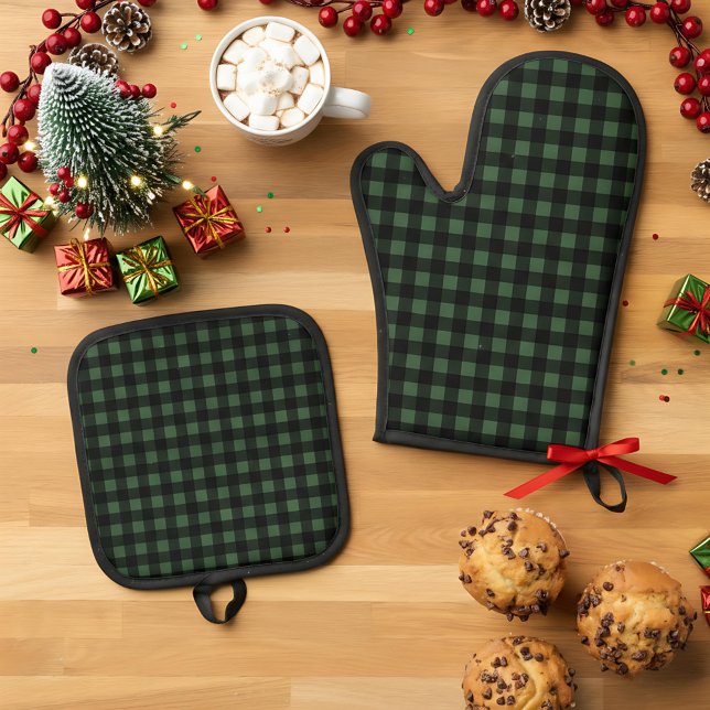 Rustic Christmas Green & Black Buffalo Plaid Oven Mitt & Pot Holder Set (Creator Uploaded)