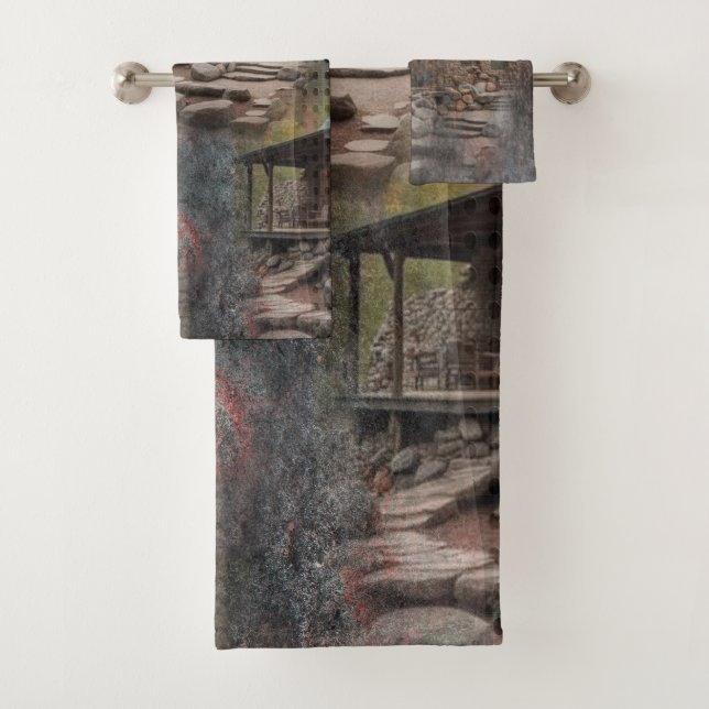 Rustic Family Stone Cabin Bath Towel Set (Insitu)