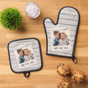 Rustic Photo Frame with Shiplap Background Print Oven Mitt & Pot Holder Set