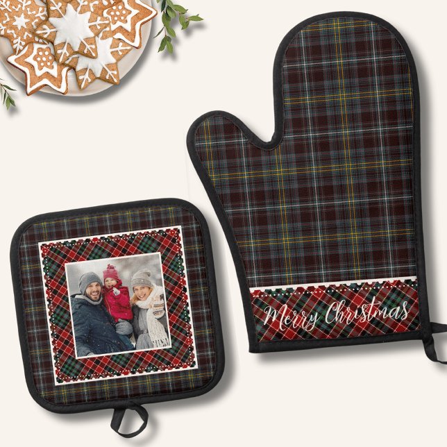 Rustic Plaid Merry Christmas Photo Oven Mitt & Pot Holder Set (Rustic Plaid Merry Christmas Photo Oven Mitt & Pot Holder Set)
