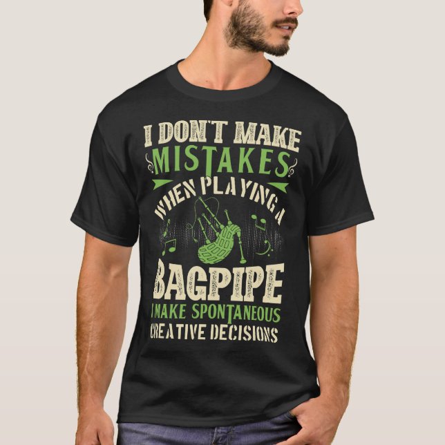 S2 Bagpipe Bagpipes Bagpiper (92) T-Shirt (Front)