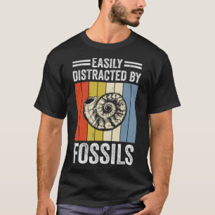S2 Fossil Hunting Fossils Paleontology (20) T-Shirt