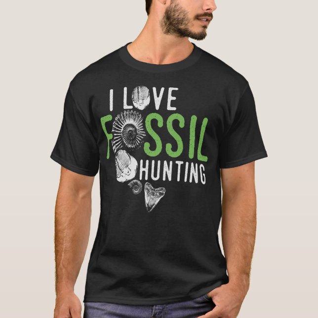 S2 Fossil Hunting Fossils Paleontology (4) T-Shirt (Front)