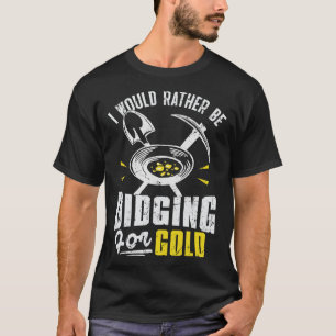 S2 Gold Panning Gold Panner (139) T-Shirt