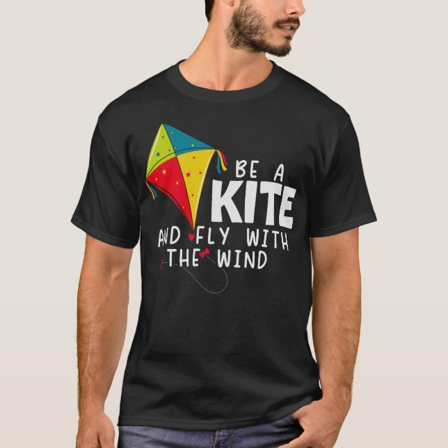 S2 Kite Flying Fly Kites (136) T-Shirt (Front)