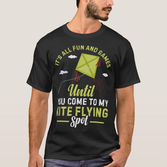 S2 Kite Flying Fly Kites (139) T-Shirt (Front)