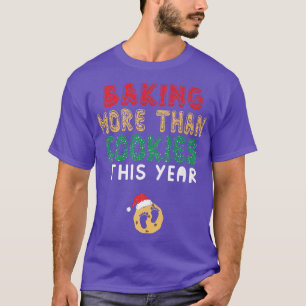 s Backing Cookies Christmas Pregnancy Announcement T-Shirt