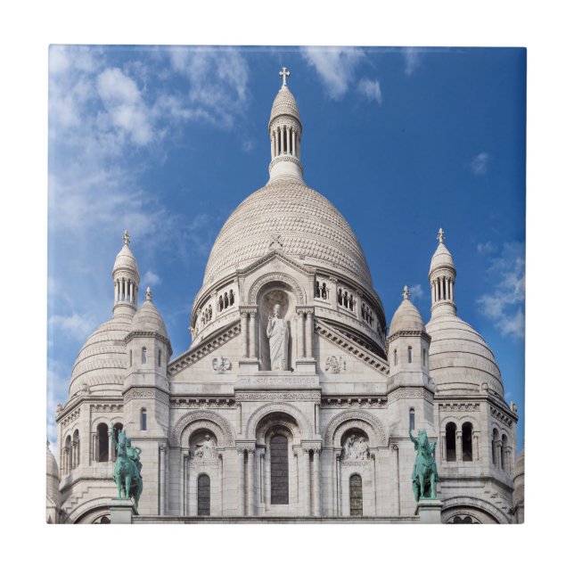 Sacre Coeur on Montmartre hill - Paris, France Tile (Front)