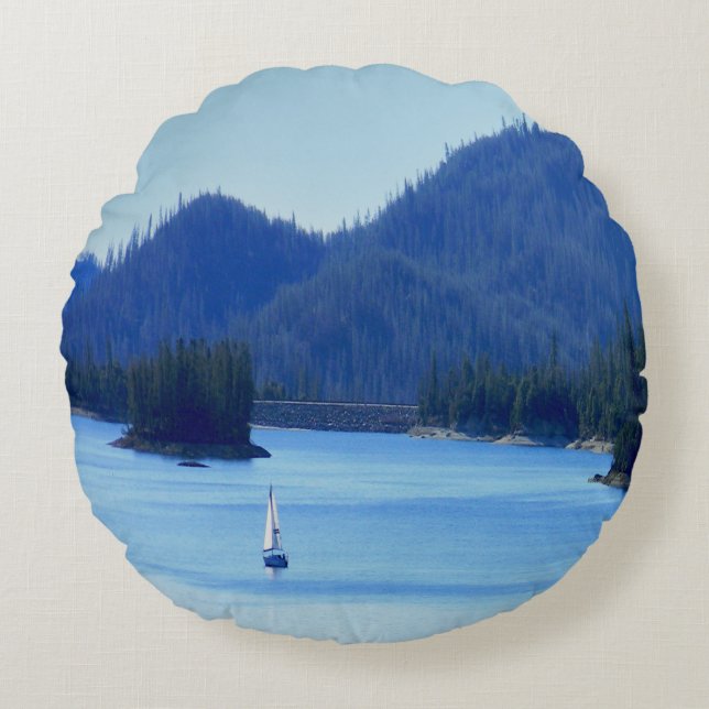 Sailing away..... round cushion (Front)