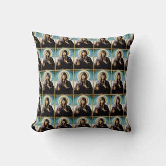 saint petka cushion