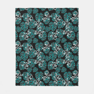 Salamander and Green Leaf Pattern Fleece Blanket