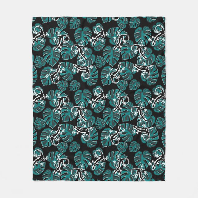 Salamander and Green Leaf Pattern Fleece Blanket (Front)