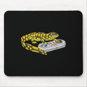 Salamander Playing Video Game Salamanders Gamers  Mouse Mat