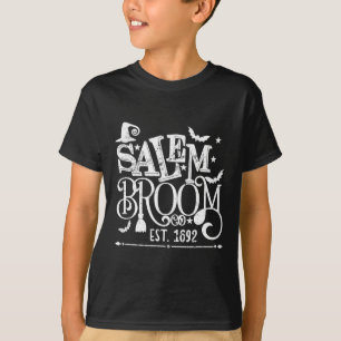 Salem Broom Co Est 1692 Fun Halloween Witch Saying T-Shirt