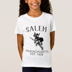 Salem Massachusetts witch on broom with cat, girls T-Shirt