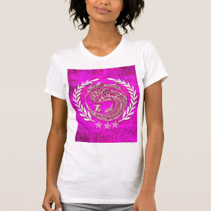 Salt water soothes the soul waves art in pink T-Shirt