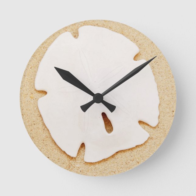 Sand Dollar on the Beach Round Clock (Front)