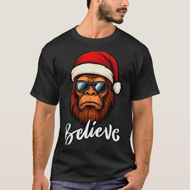Santa Bigfoot Christmas Funny Sasquatch Believe Xm T-Shirt (Front)