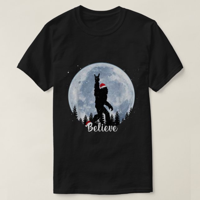 Santa Bigfoot Christmas Rock Funny Sasquatch Belie T-Shirt (Design Front)