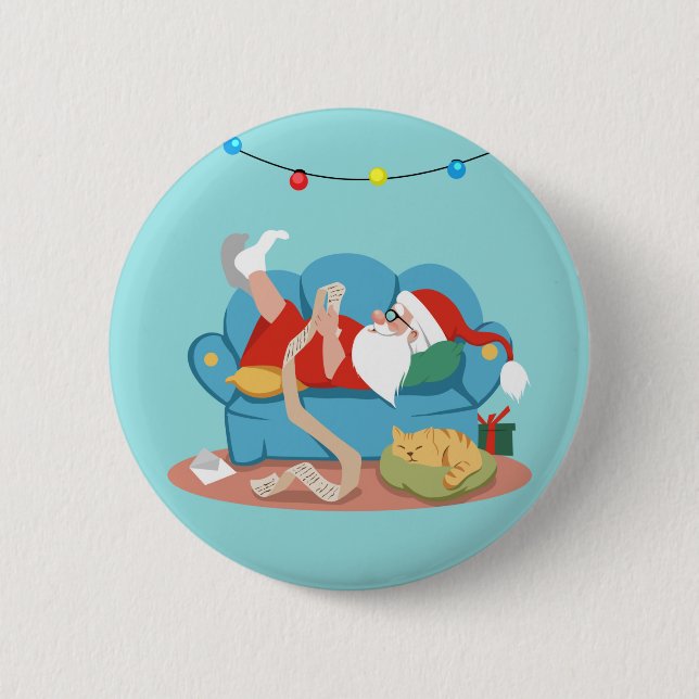 Santa Claus on the couch in pyjamas 6 Cm Round Badge (Front)
