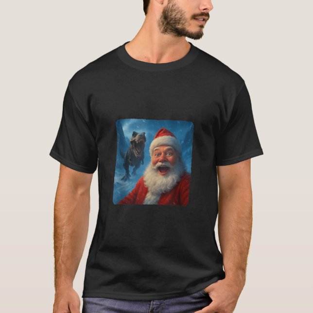 Santa Claus Selfie T Rex Dinosaur Chase Funny Humo T-Shirt (Front)