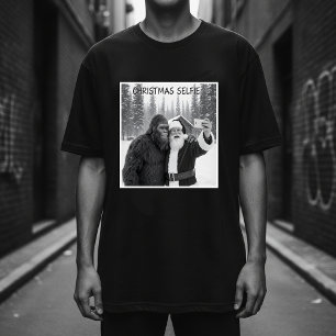 Santa Claus taking a selfie with Bigfoot photo T-Shirt