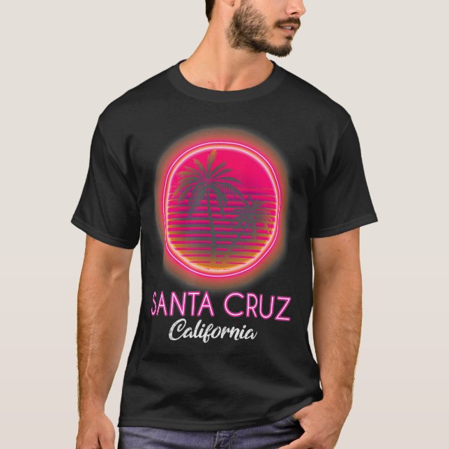Santa Cruz California Sunset 70s 80s Surfer Summer T-Shirt (Front)