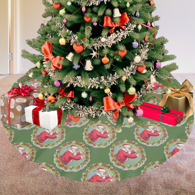 Santa in a Wreath Tree Skirt (Santa in a Wreath Tree Skirt)