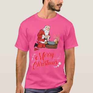 Santa Kneeling And Praying At The Feet Of Jesus T-Shirt