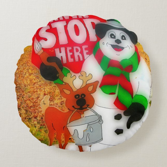 Santa's Love  Round Cushion (Front)