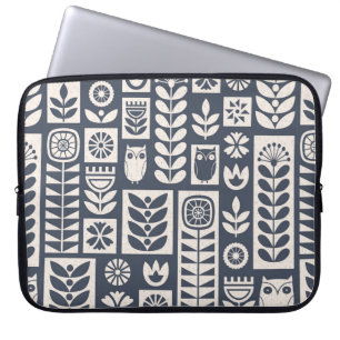 Scandinavian folk art seamless vintage pattern wit laptop sleeve
