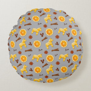 Scandinavian Gingerbread & Citrus Holiday  Round Cushion