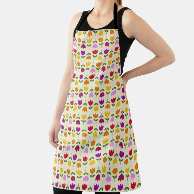 Scandinavian Style Col on Crm Flower Rpt Pattern Apron (Insitu)