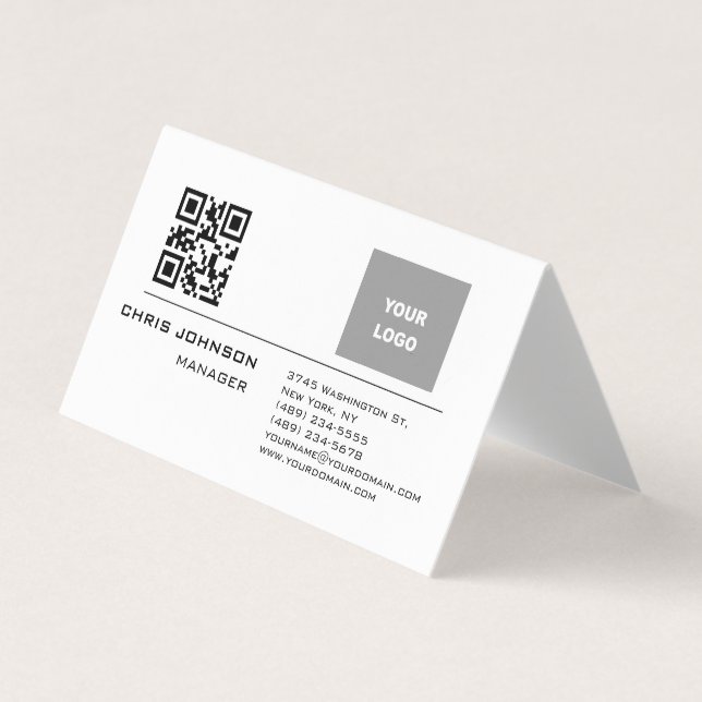 Scannable QR Code on Front Modern Plain Simple Business Card (Front)