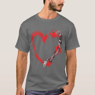 Scary Horror Movie Chain Saw Knife Heart Blood Hor T-Shirt