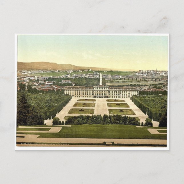 Schoenbrunn Castle (i.e., Sch&ouml;nbrunn), Vienna Postcard (Front)